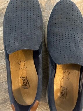 Womens Flexi Navy Perforated Slip-On Loafers Brown Heel Sz 9.5 Made in Mexico